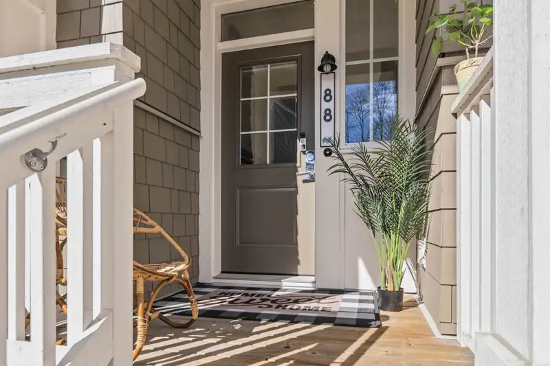 88 5551 ADMIRAL WAY - photo 3 of 40