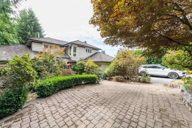 1340 PALMERSTON AVENUE - photo 2 of 40