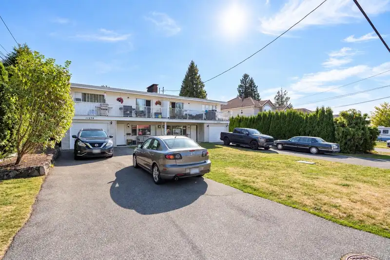 11272 11274 S 88 AVENUE - photo 2 of 33