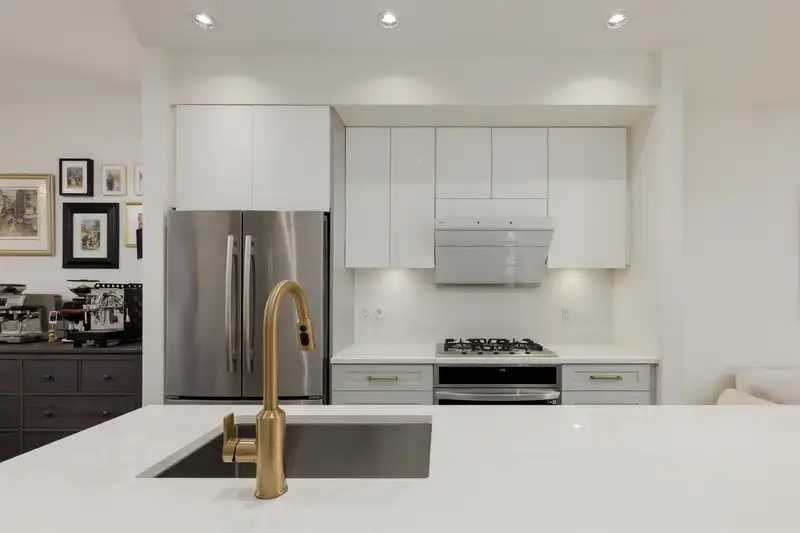 828 W 6TH AVENUE - photo 2 of 29