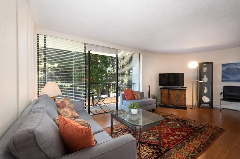 204 650 16TH STREET - photo 3 of 16