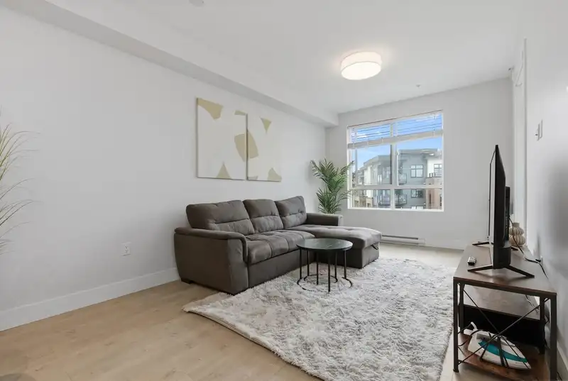 305 20061 FRASER HIGHWAY - photo 3 of 21