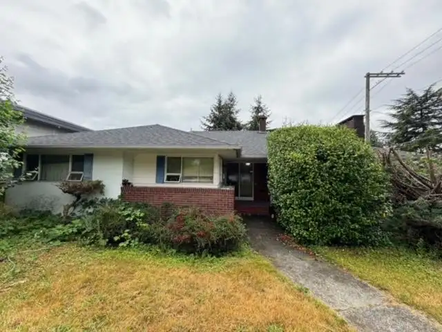 1490 MATHERS AVENUE - photo 1 of 6