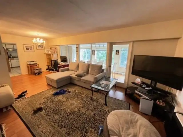 1490 MATHERS AVENUE - photo 4 of 6