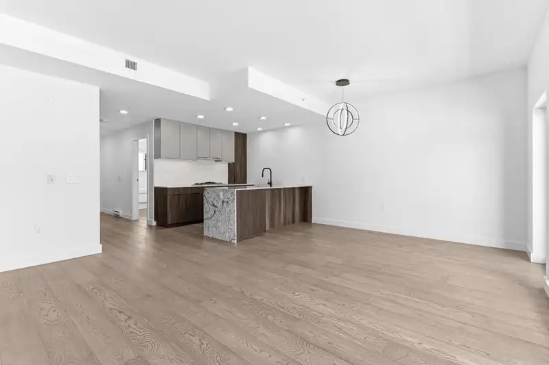 202 3590 W 39TH AVENUE - photo 4 of 23