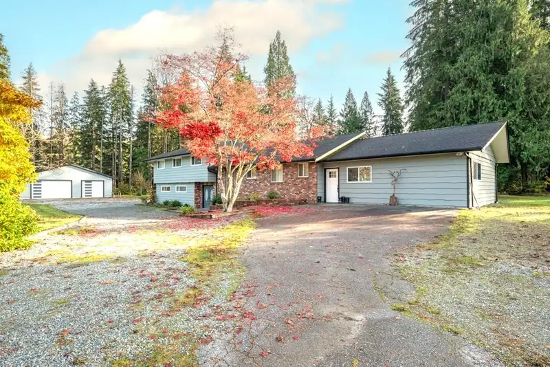 25908 124 AVENUE - photo 2 of 40