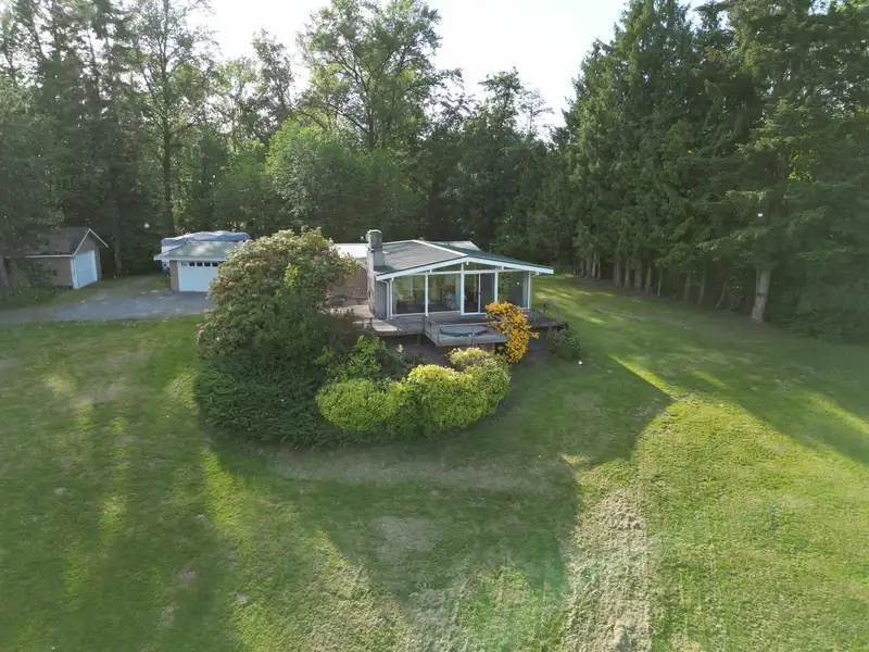 22340 88 AVENUE - photo 2 of 32