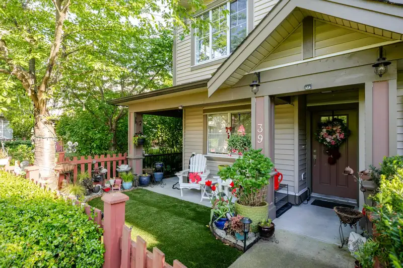 39 10151 240TH STREET - photo 1 of 36