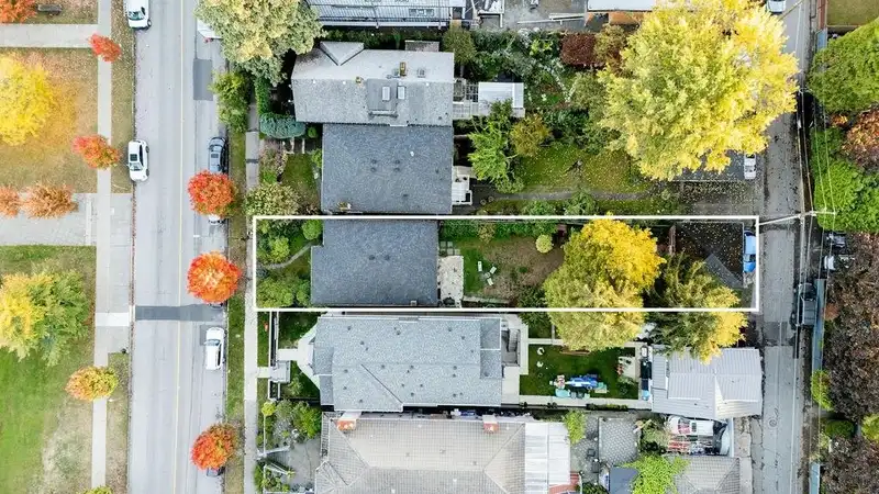 3315 VICTORIA DRIVE - photo 4 of 19