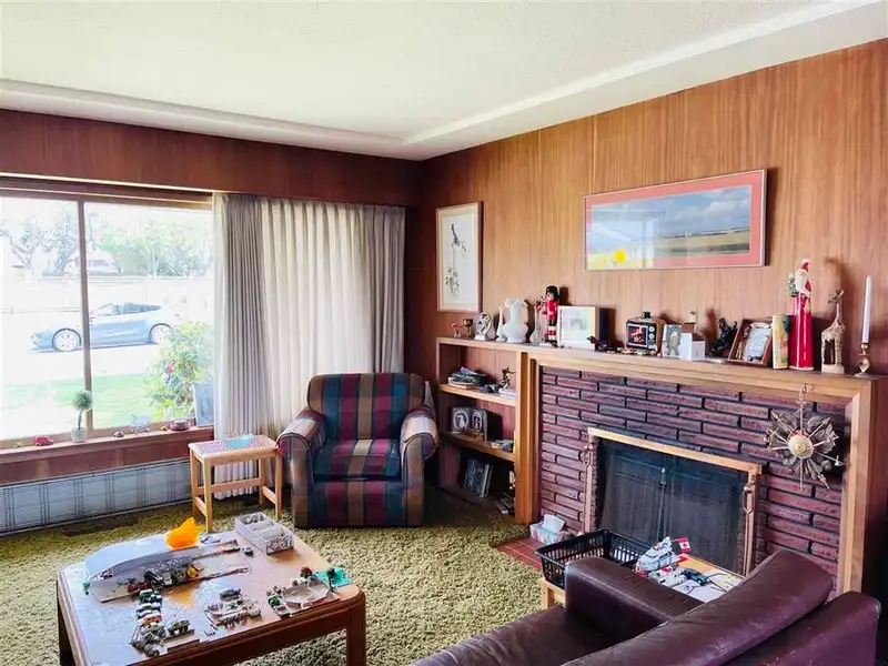 7833 COQUITLAM STREET - photo 4 of 14