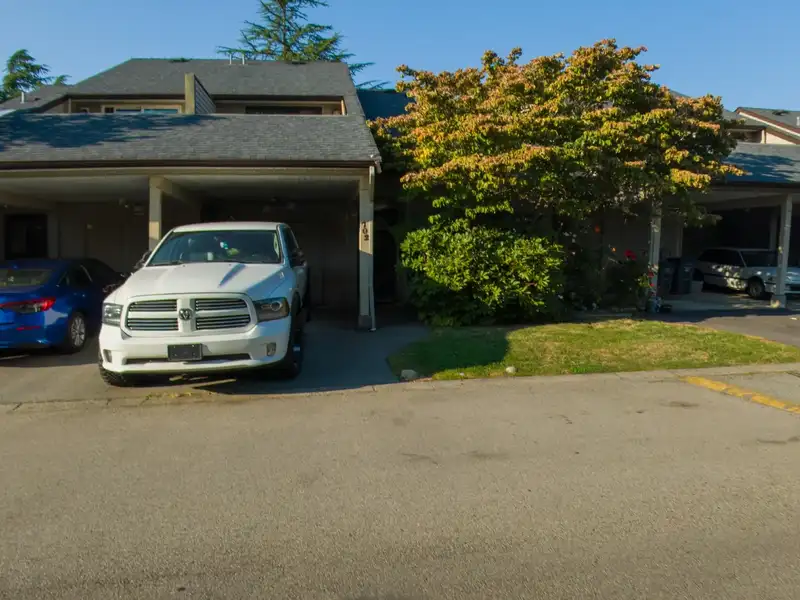 702 9270 122 STREET - photo 3 of 18