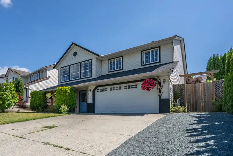 8232 PEACOCK STREET - photo 2 of 39