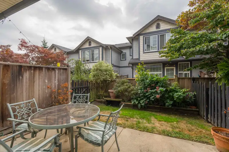 61 20831 70 AVENUE - photo 3 of 31