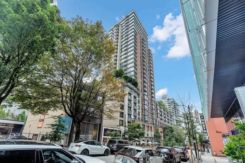 1507 788 RICHARDS STREET - photo 1 of 28
