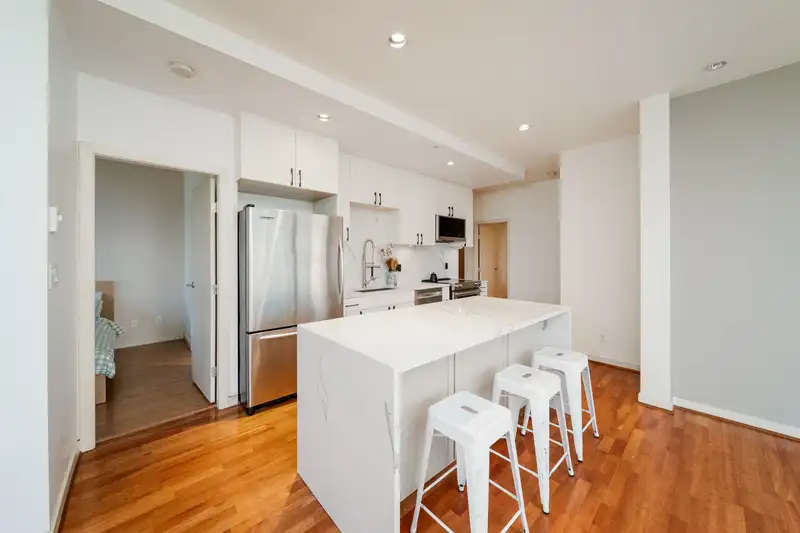 502 1333 W GEORGIA STREET - photo 4 of 28