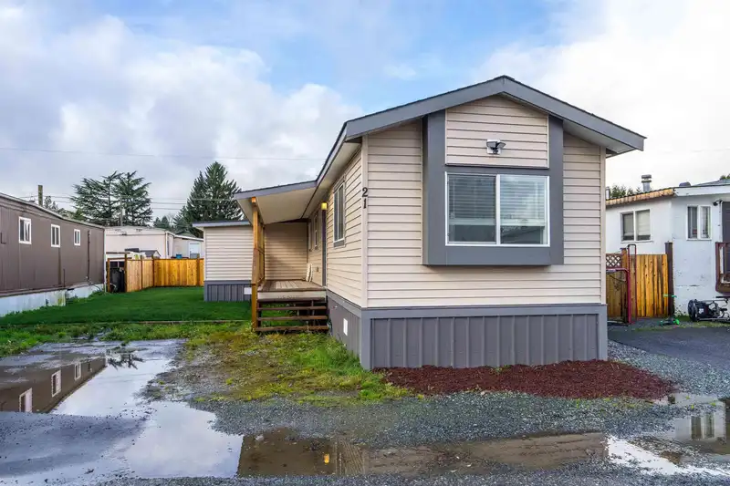 21 26892 FRASER HIGHWAY - photo 3 of 28