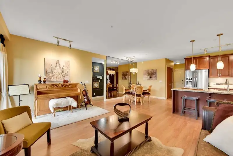 411 8157 207 STREET - photo 2 of 34