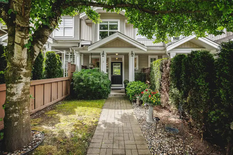 3 20460 66 AVENUE - photo 1 of 39