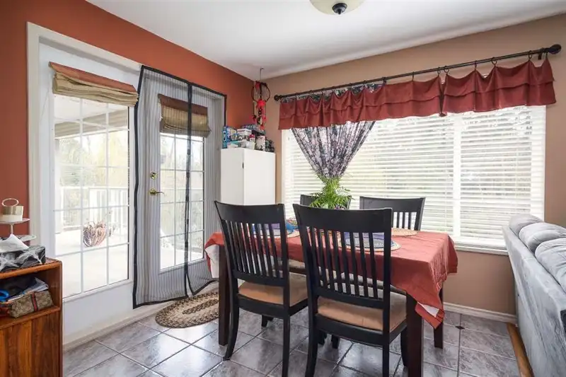 23776 110 AVENUE - photo 4 of 15