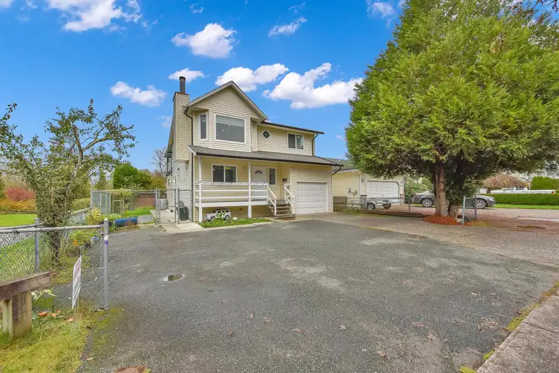 20703 51B AVENUE - photo 2 of 40