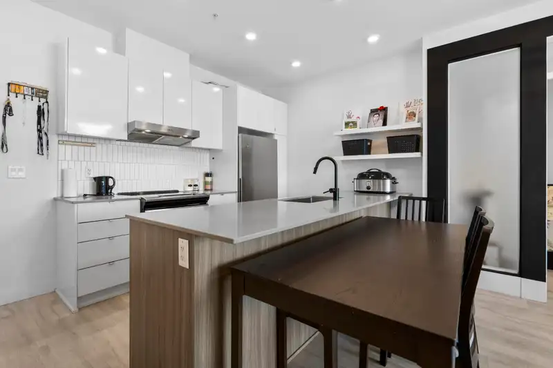 610 32828 LANDEAU PLACE - photo 4 of 31