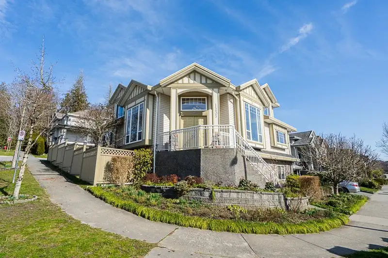 14605 67B AVENUE - photo 1 of 5