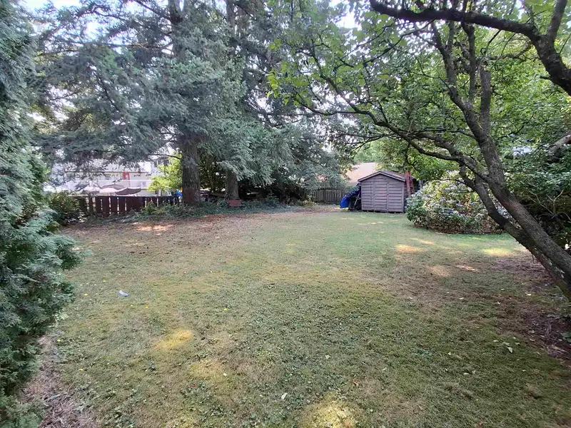 11352 82A AVENUE - photo 4 of 21