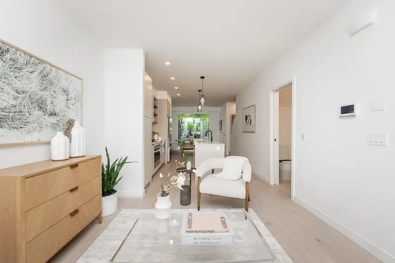130 921 GRANT STREET - photo 4 of 40