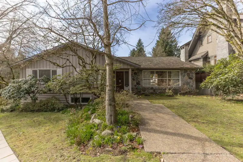 6297 MACKENZIE STREET - photo 2 of 40