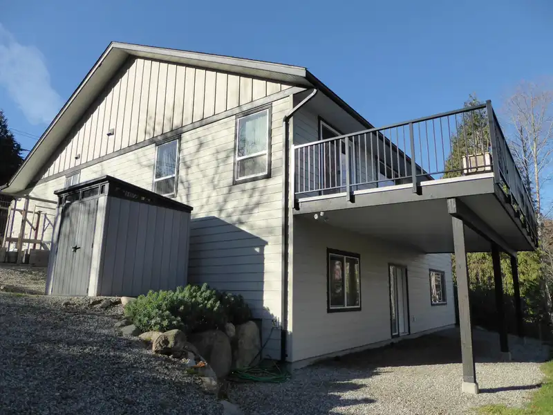 7808 EAGLE DRIVE - photo 3 of 40