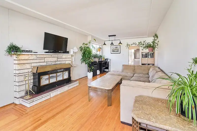 50 E 37TH AVENUE - photo 3 of 23
