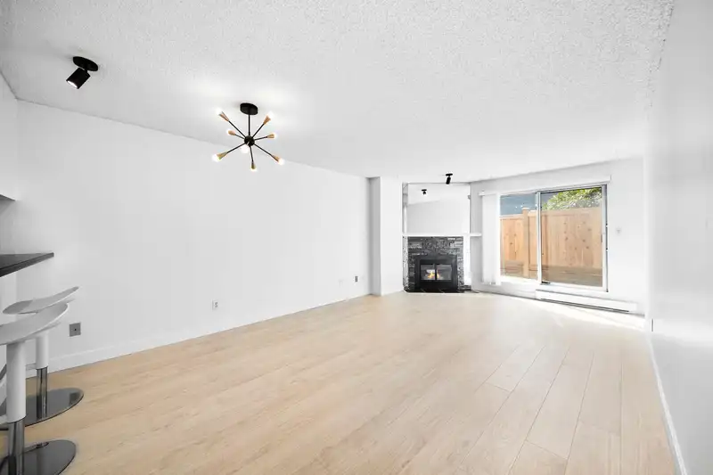 111 8700 WESTMINSTER HIGHWAY - photo 2 of 20