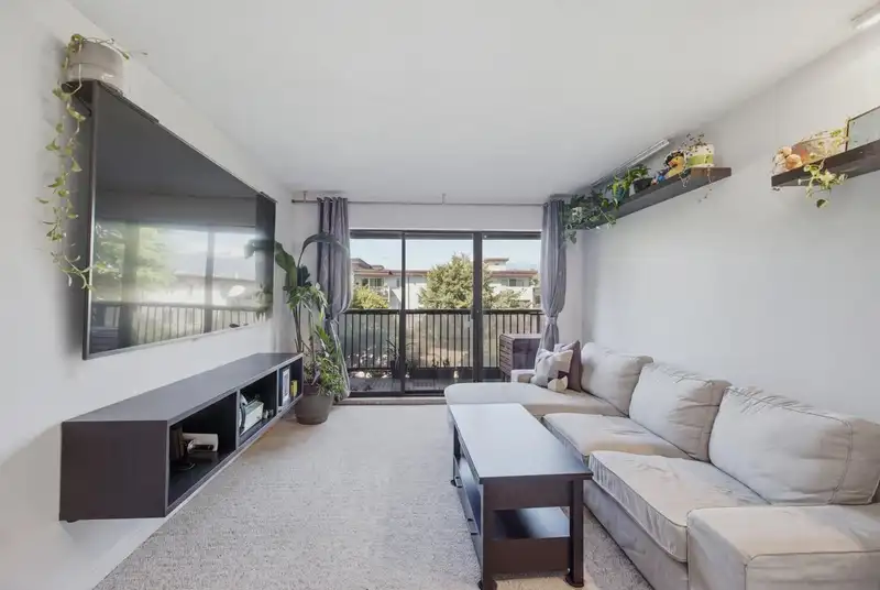 209 2120 W 2ND AVENUE - photo 1 of 32