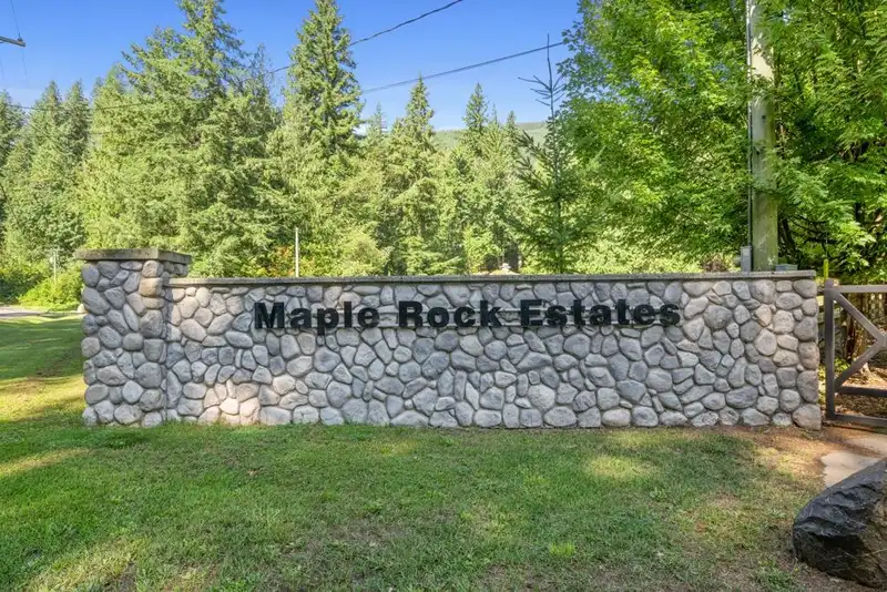 1400 MAPLE ROCK DRIVE - photo 4 of 40