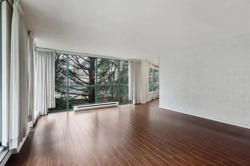 305 8811 LANSDOWNE ROAD - photo 4 of 33