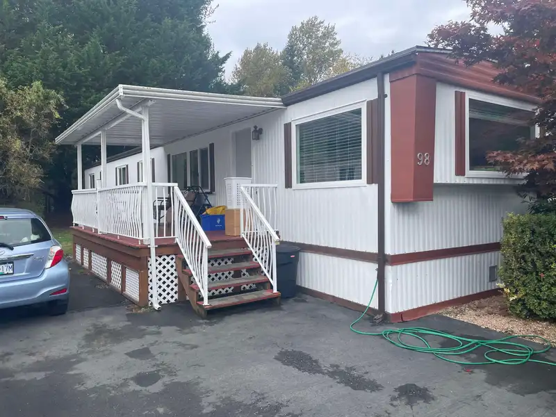 98 2270 196 STREET - photo 1 of 6