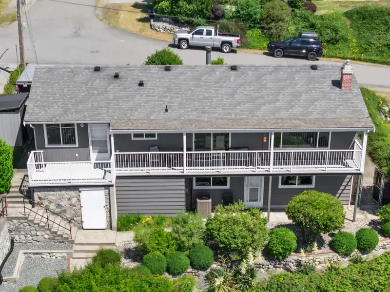 33580 5TH AVENUE - photo 2 of 40