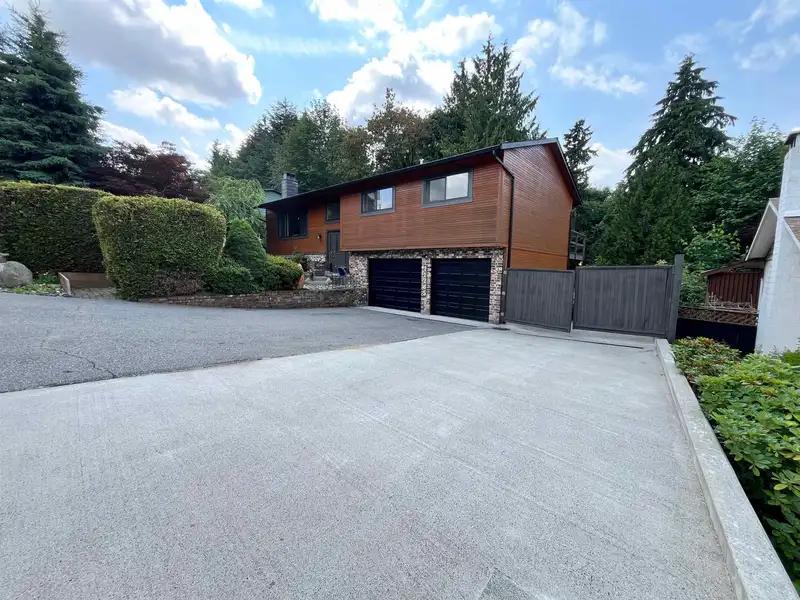 11285 133A STREET - photo 2 of 21