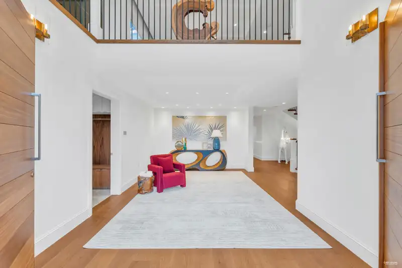 565 ROBIN HOOD ROAD - photo 3 of 40