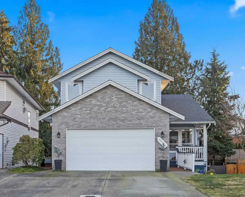 32976 HAWTHORNE AVENUE - photo 1 of 38