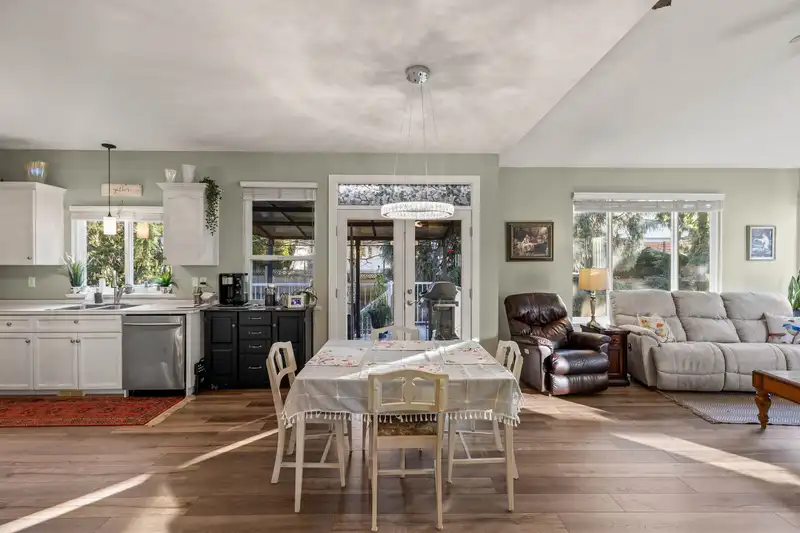 32976 HAWTHORNE AVENUE - photo 3 of 38