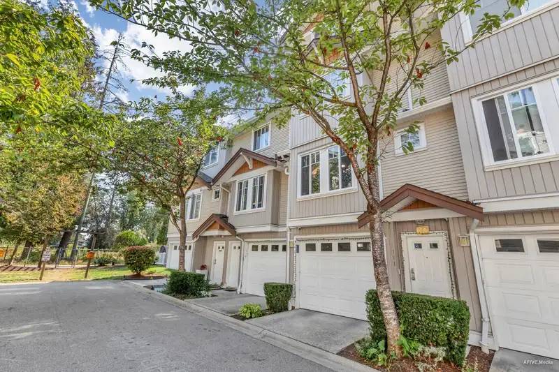 111 12711 64 AVENUE - photo 2 of 26