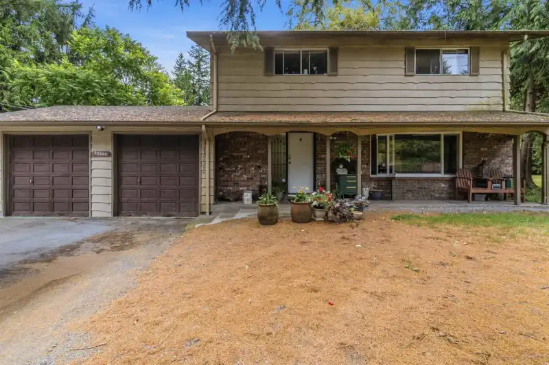 23338 56 AVENUE - photo 1 of 40
