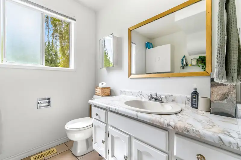 23338 56 AVENUE - photo 3 of 40
