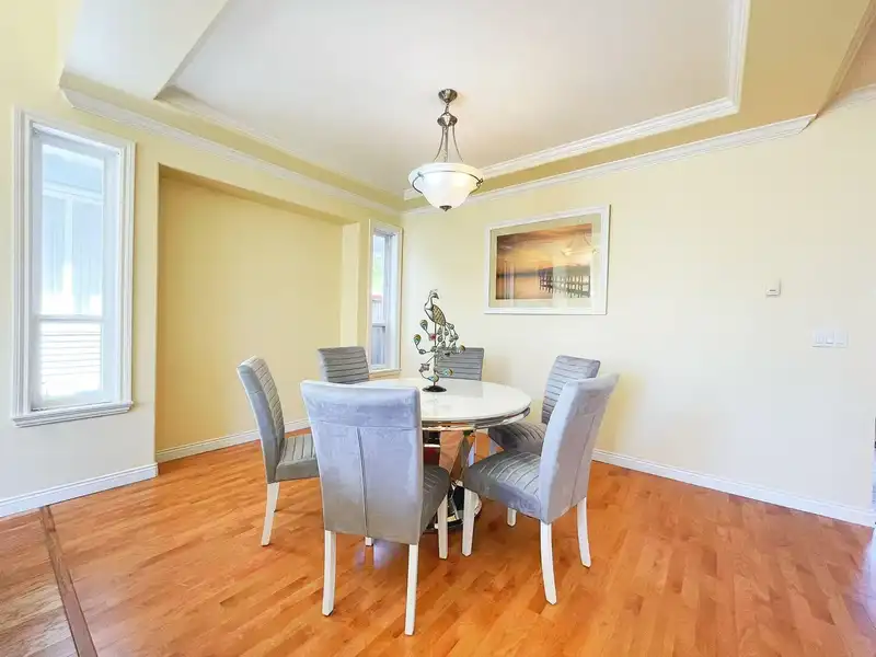 6194 175A STREET - photo 3 of 20