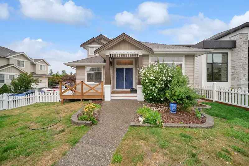 18419 68 AVENUE - photo 1 of 29