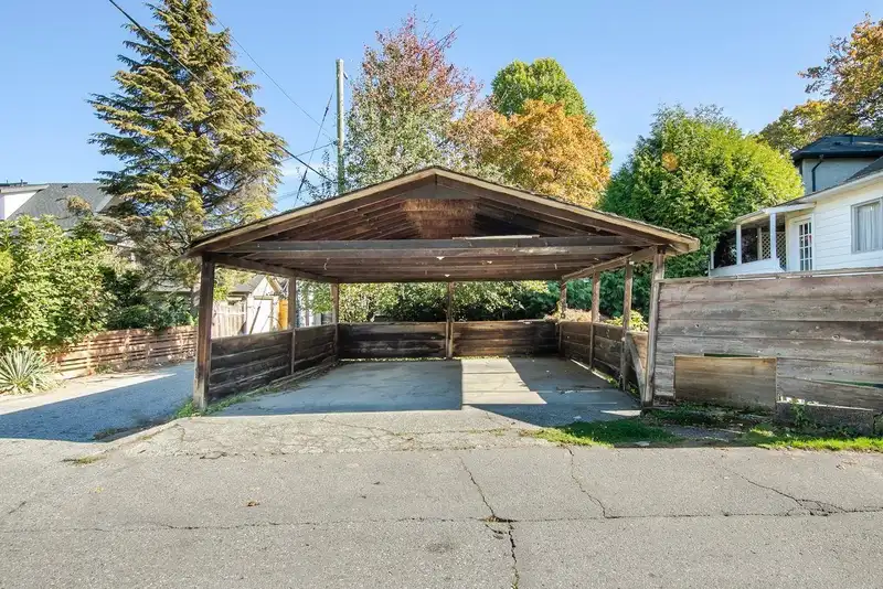 481 W 21ST AVENUE - photo 4 of 7