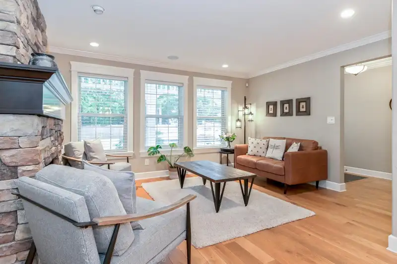 20928 43A AVENUE - photo 3 of 35