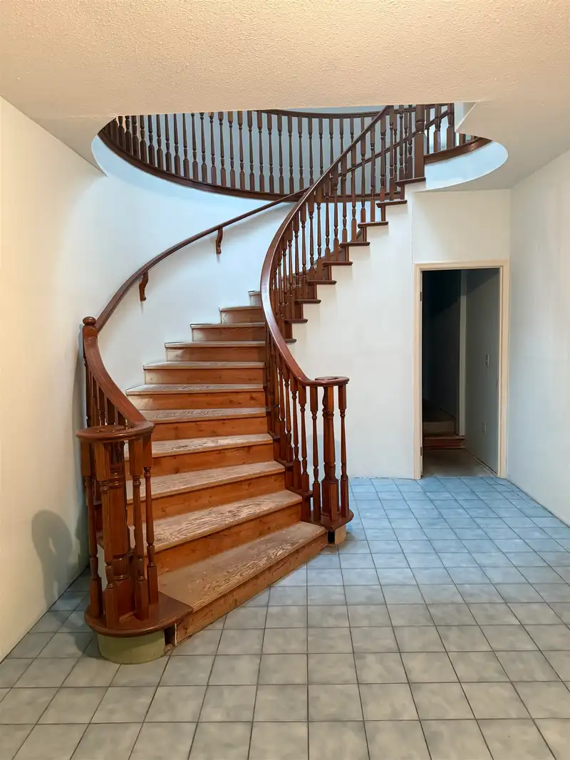 5652 LANCASTER STREET - photo 3 of 12