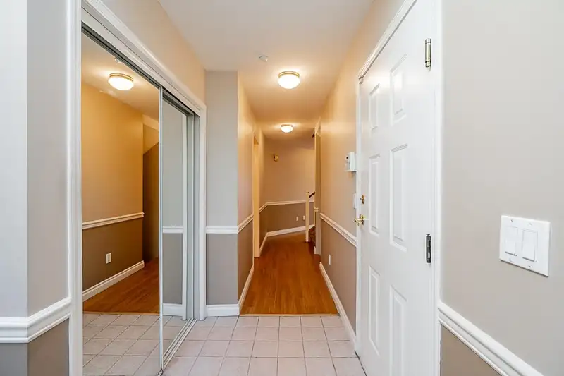 37 323 GOVERNORS COURT - photo 4 of 33